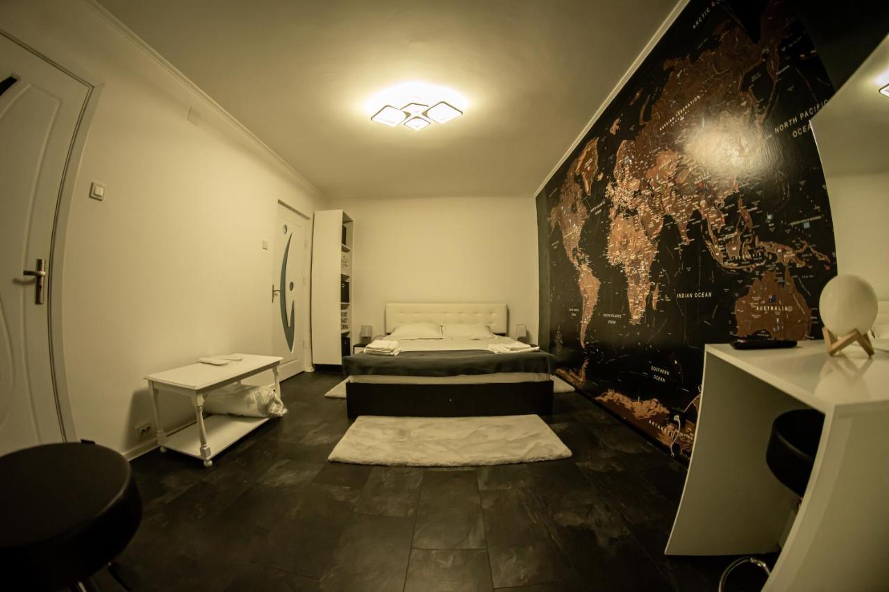 Studio Six Continents Petroşani Eksteriør bilde