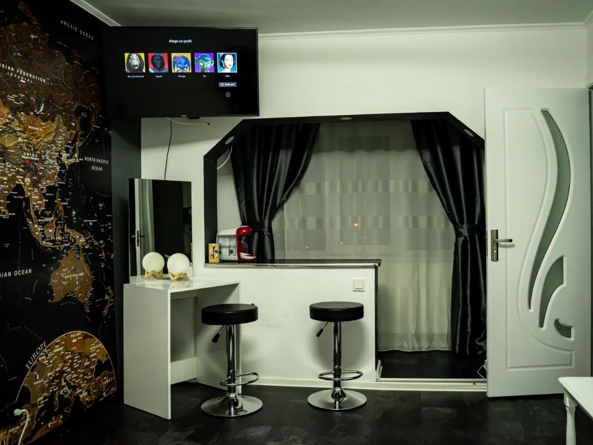 Studio Six Continents Petroşani Eksteriør bilde